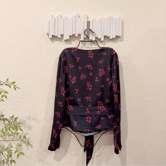 Keepsake Infinity Long Sleeve Wrap Blouse Top with tie Black Ditsy Size L NWT - Picture 8 of 9
